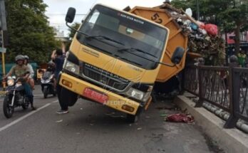 Truk Sampah Jogja Viral Buang Muatan di Pundong, DLH: Kesalahan Teknis